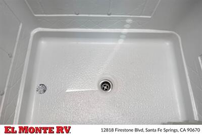 2024 Thor Four Winds 28A   - Photo 31 - Santa Fe Springs, CA 90670