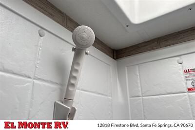 2024 Thor Four Winds 28A   - Photo 32 - Santa Fe Springs, CA 90670