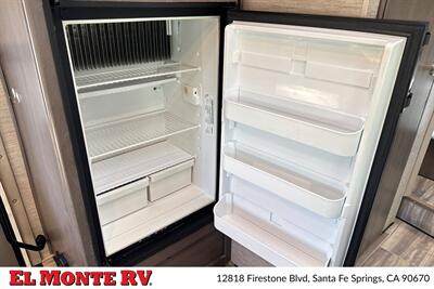 2024 Thor Four Winds 28A   - Photo 23 - Santa Fe Springs, CA 90670