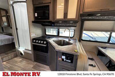 2024 Thor Four Winds 28A   - Photo 17 - Santa Fe Springs, CA 90670
