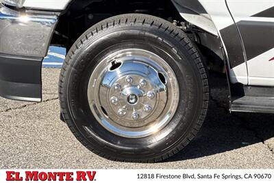 2024 Thor Four Winds 28A   - Photo 49 - Santa Fe Springs, CA 90670