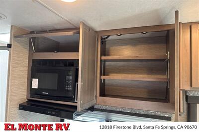 2024 Thor Four Winds 28A   - Photo 21 - Santa Fe Springs, CA 90670