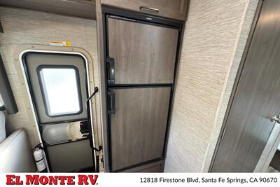 2024 Thor Four Winds 28A   - Photo 25 - Santa Fe Springs, CA 90670