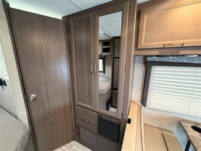 2024 Thor Four Winds 22E   - Photo 33 - Orlando, FL 32808