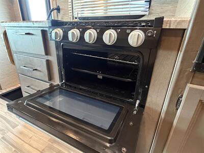 2024 Thor Four Winds 22E   - Photo 27 - Orlando, FL 32808