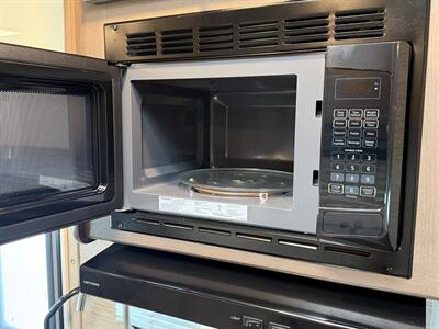2024 Thor Four Winds 22E   - Photo 25 - Orlando, FL 32808
