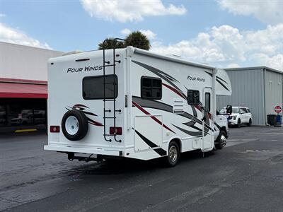 2024 Thor Four Winds 22E   - Photo 3 - Orlando, FL 32808