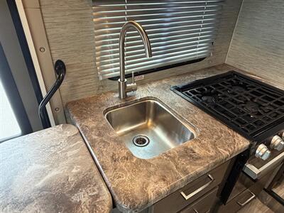 2024 Thor Four Winds 22E   - Photo 21 - Orlando, FL 32808