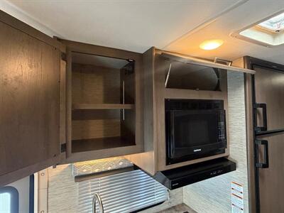 2024 Thor Four Winds 22E   - Photo 29 - Orlando, FL 32808