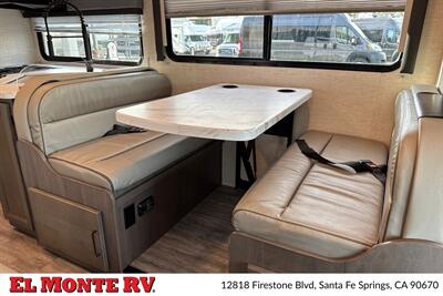 2025 Thor Four Winds 28Z   - Photo 14 - Santa Fe Springs, CA 90670