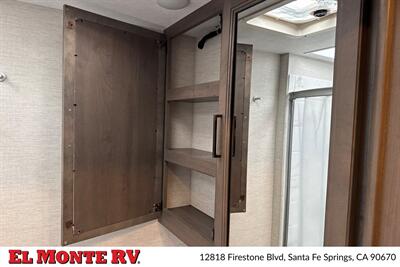 2025 Thor Four Winds 28Z   - Photo 29 - Santa Fe Springs, CA 90670