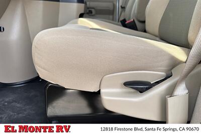 2025 Thor Four Winds 28Z   - Photo 12 - Santa Fe Springs, CA 90670