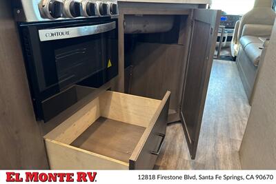 2025 Thor Four Winds 28Z   - Photo 23 - Santa Fe Springs, CA 90670