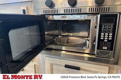 2024 Forest River Sunseeker 2150SLE   - Photo 20 - Santa Fe Springs, CA 90670