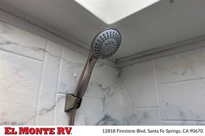 2024 Forest River Sunseeker 2150SLE   - Photo 32 - Santa Fe Springs, CA 90670