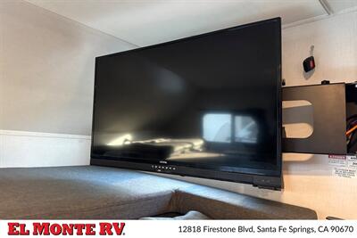 2024 Forest River Sunseeker 2150SLE   - Photo 16 - Santa Fe Springs, CA 90670