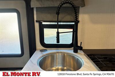2024 Forest River Sunseeker 2150SLE   - Photo 18 - Santa Fe Springs, CA 90670