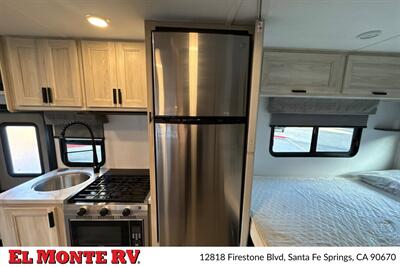 2024 Forest River Sunseeker 2150SLE   - Photo 25 - Santa Fe Springs, CA 90670