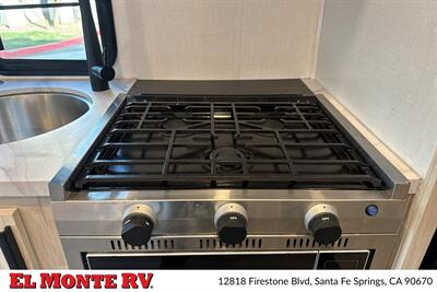 2024 Forest River Sunseeker 2150SLE   - Photo 19 - Santa Fe Springs, CA 90670