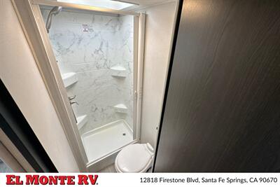 2024 Forest River Sunseeker 2150SLE   - Photo 27 - Santa Fe Springs, CA 90670