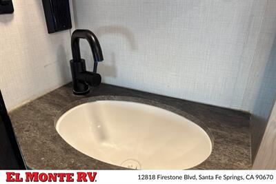 2024 Forest River Sunseeker 2150SLE   - Photo 29 - Santa Fe Springs, CA 90670