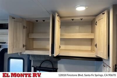 2024 Forest River Sunseeker 2150SLE   - Photo 21 - Santa Fe Springs, CA 90670