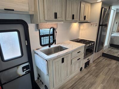 2024 Forest River Sunseeker 2850SLE   - Photo 25 - Orlando, FL 32808