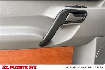 2014 Winnebago Navion 24G   - Photo 11 - Dublin, CA 94568