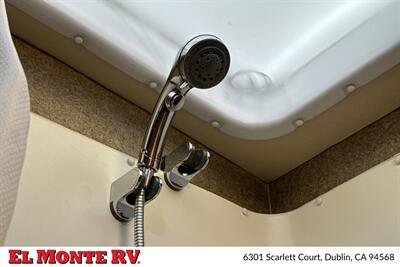2014 Winnebago Navion 24G   - Photo 30 - Dublin, CA 94568