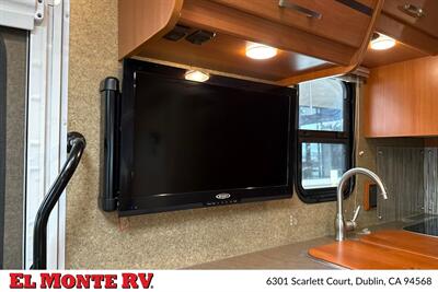 2014 Winnebago Navion 24G   - Photo 14 - Dublin, CA 94568