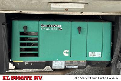 2014 Winnebago Navion 24G   - Photo 10 - Dublin, CA 94568