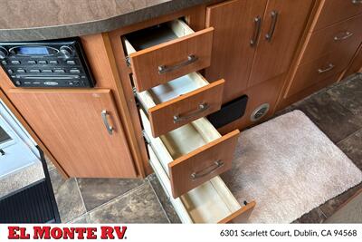 2014 Winnebago Navion 24G   - Photo 20 - Dublin, CA 94568