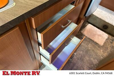 2014 Winnebago Navion 24G   - Photo 21 - Dublin, CA 94568