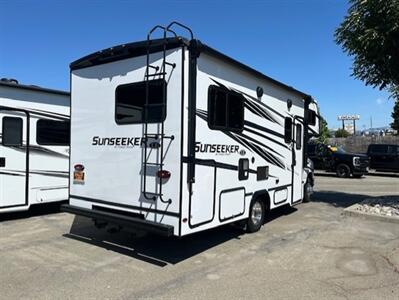 2024 Forest River Sunseeker 2150SLE   - Photo 5 - Santa Fe Springs, CA 90670