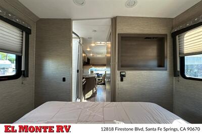 2024 Thor Four Winds 28A   - Photo 37 - Santa Fe Springs, CA 90670