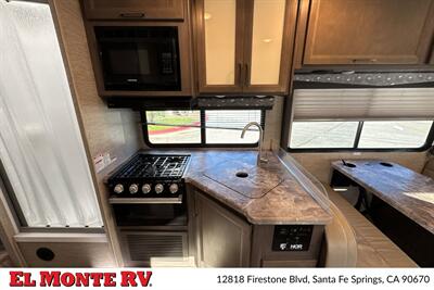 2024 Thor Four Winds 28A   - Photo 17 - Santa Fe Springs, CA 90670