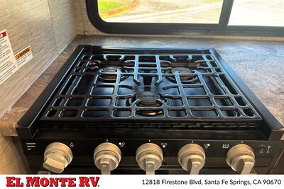 2024 Thor Four Winds 28A   - Photo 19 - Santa Fe Springs, CA 90670