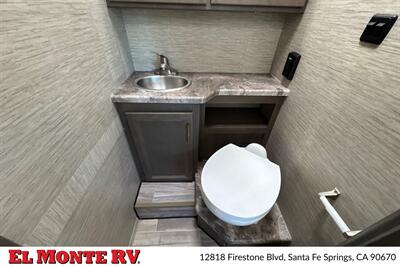 2024 Thor Four Winds 28A   - Photo 28 - Santa Fe Springs, CA 90670
