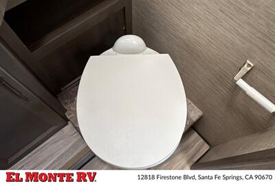 2024 Thor Four Winds 28A   - Photo 31 - Santa Fe Springs, CA 90670