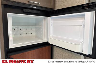 2024 Thor Four Winds 28A   - Photo 25 - Santa Fe Springs, CA 90670