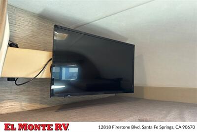 2024 Thor Four Winds 28A   - Photo 16 - Santa Fe Springs, CA 90670