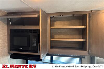 2024 Thor Four Winds 28A   - Photo 22 - Santa Fe Springs, CA 90670
