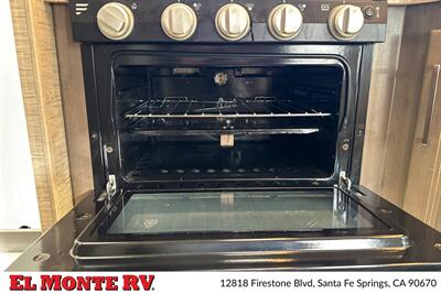 2024 Thor Four Winds 28A   - Photo 20 - Santa Fe Springs, CA 90670