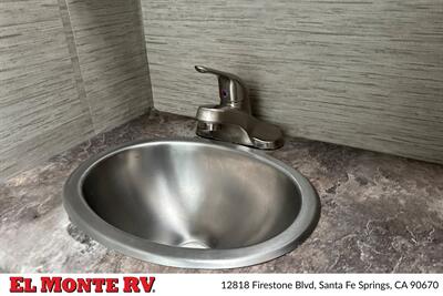 2024 Thor Four Winds 28A   - Photo 30 - Santa Fe Springs, CA 90670