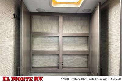 2024 Thor Four Winds 28A   - Photo 29 - Santa Fe Springs, CA 90670