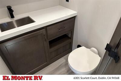 2025 Grand Design Solitude 417KB   - Photo 24 - Dublin, CA 94568