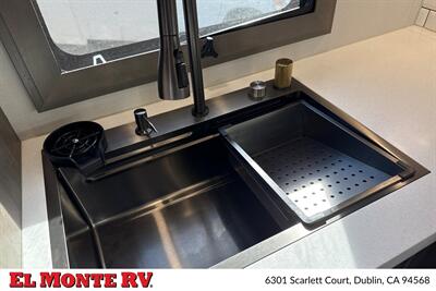 2025 Grand Design Solitude 417KB   - Photo 12 - Dublin, CA 94568