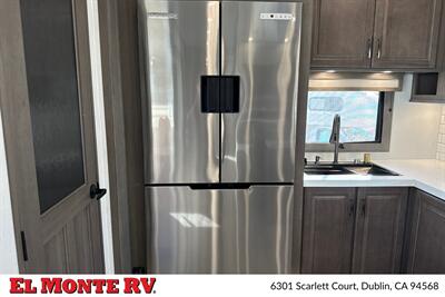 2025 Grand Design Solitude 417KB   - Photo 22 - Dublin, CA 94568