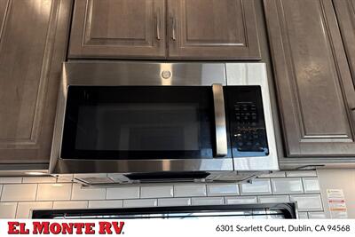 2025 Grand Design Solitude 417KB   - Photo 15 - Dublin, CA 94568