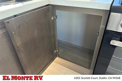 2025 Grand Design Solitude 417KB   - Photo 19 - Dublin, CA 94568
